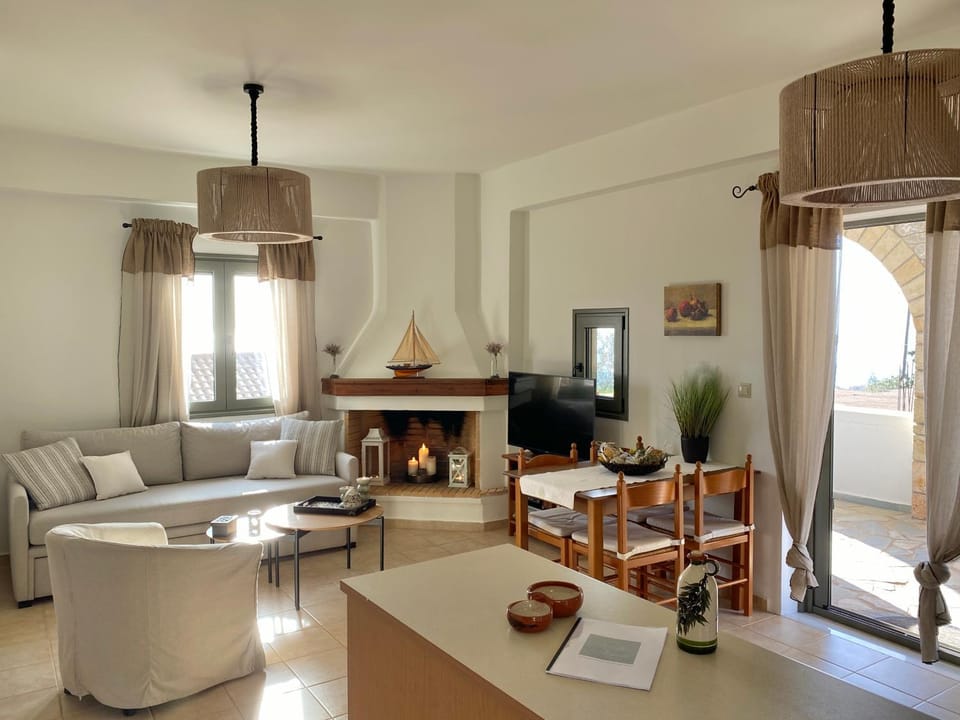 Living room, Seating area, Dining area