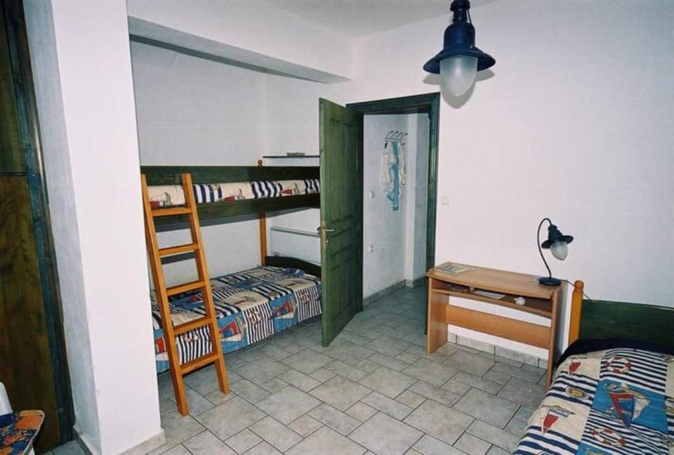 bunk bed