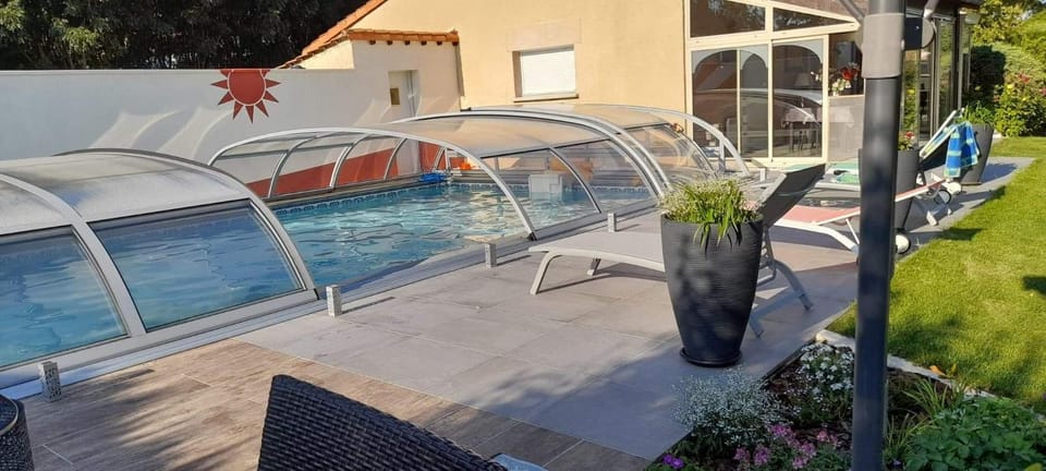 Patio, Swimming pool, Swimming pool