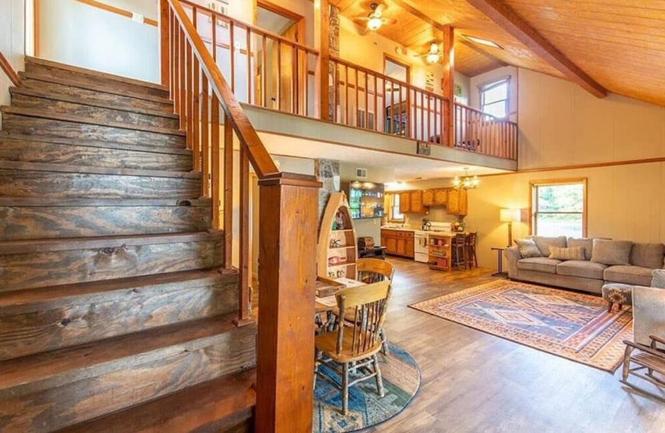 Cherokee Lake Cottage by Staycating Partners House in Cherokee Reservoir