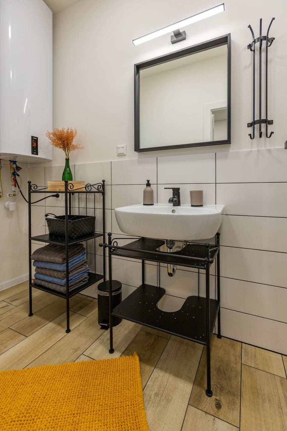 Private Sunny Apt With Free Parking 24-7 self check-in Apartment in Slovakia