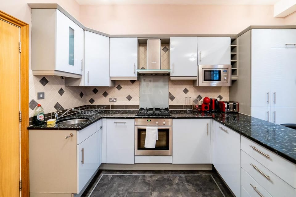 Kitchen or kitchenette, dishwasher, minibar, pet friendly, stove, toaster