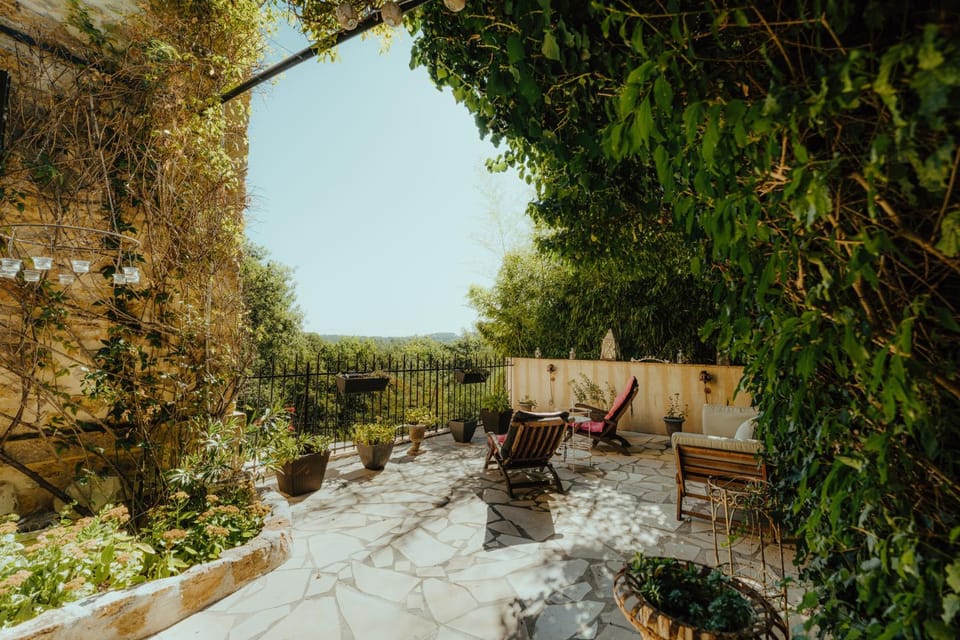 Trainhouse with big pool Villa in Flayosc