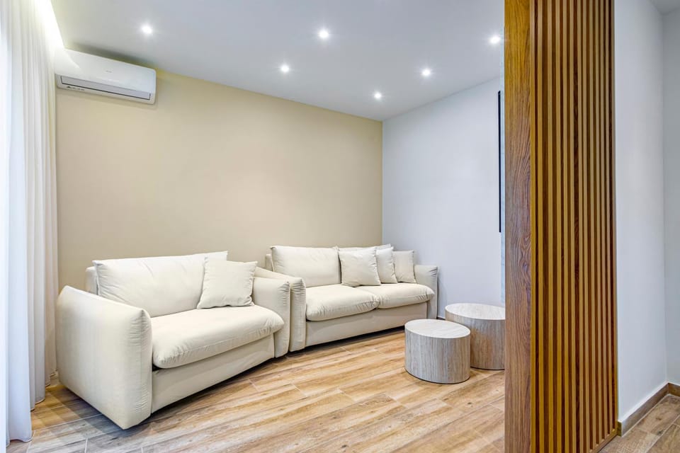 Living room, Seating area, air conditioner