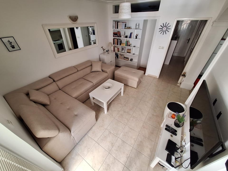 TV and multimedia, Living room, air conditioner