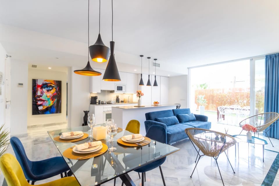 Living room, Photo of the whole room, Seating area, Dining area