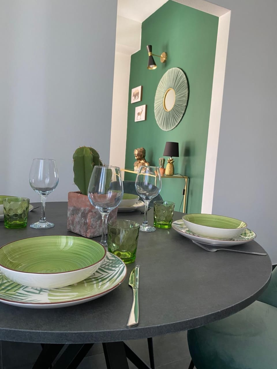 Dining area, Lunch