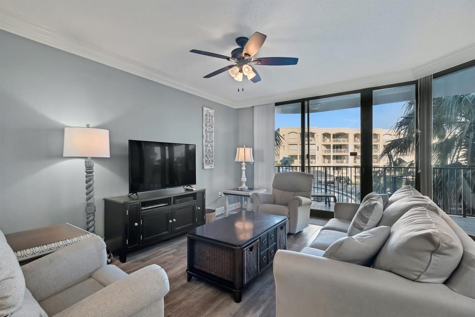 Lighthouse on the Bay unit 2206 Bay Front Lazy River Apartment in Orange Beach