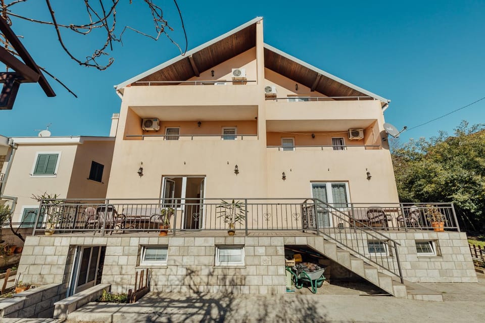 Apartmani Mara Vacation rental in Kotor Municipality