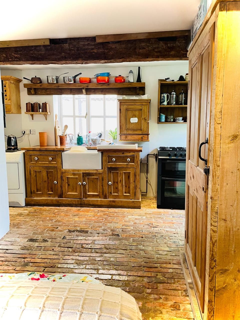 The Beehive, ground floor apartment in Norfolk, no shared amenities Apartment in England