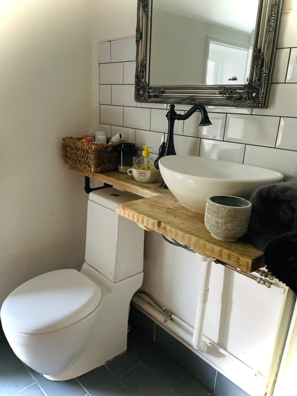 The Beehive, ground floor apartment in Norfolk, no shared amenities Apartment in England