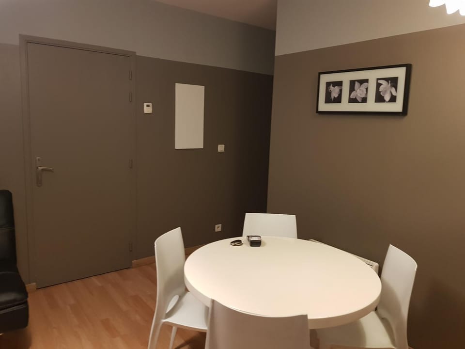 Appart'Hôtel de la Tour Apartment in Troyes