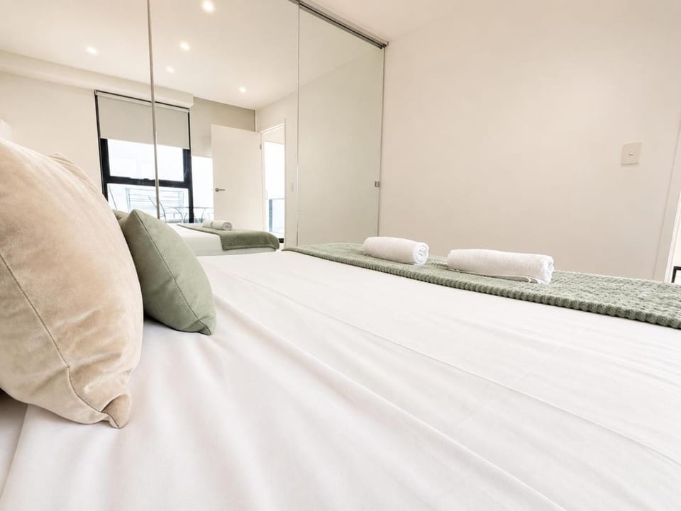 The Abbotsford Spot 2BR Apt WIFI Parking IKEA Apartment in Abbotsford