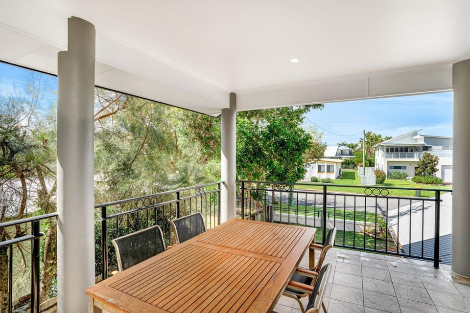 Unit 2 of 6 Indigo Avenue Rainbow Beach House in Rainbow Beach