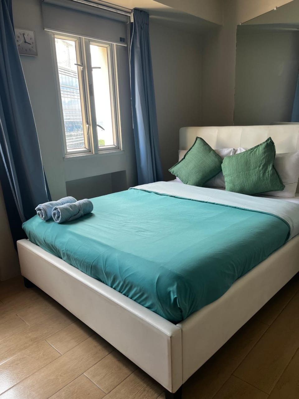 ZG-150Newport Apartment in Pasay