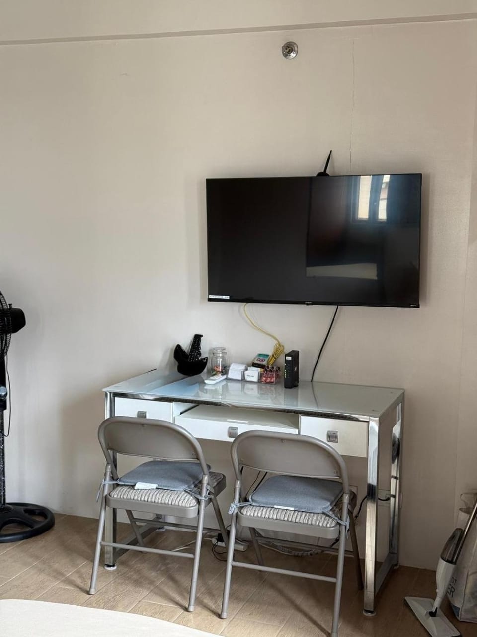 ZG-150Newport Apartment in Pasay