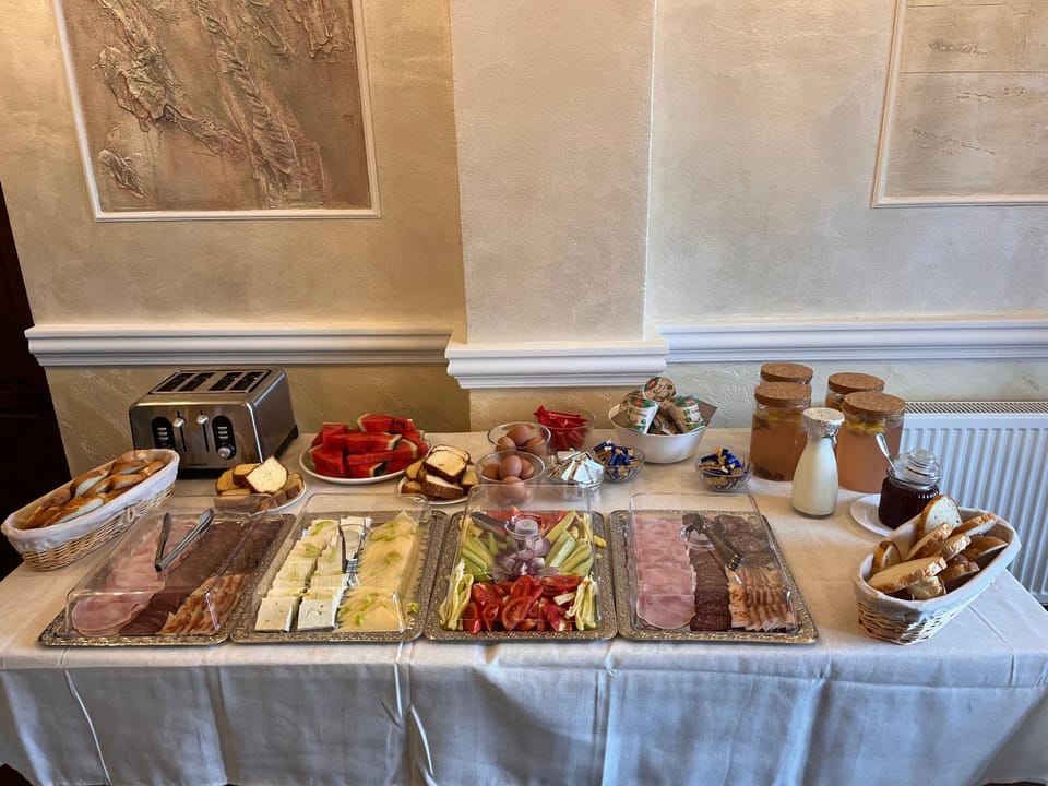 Breakfast, Buffet breakfast