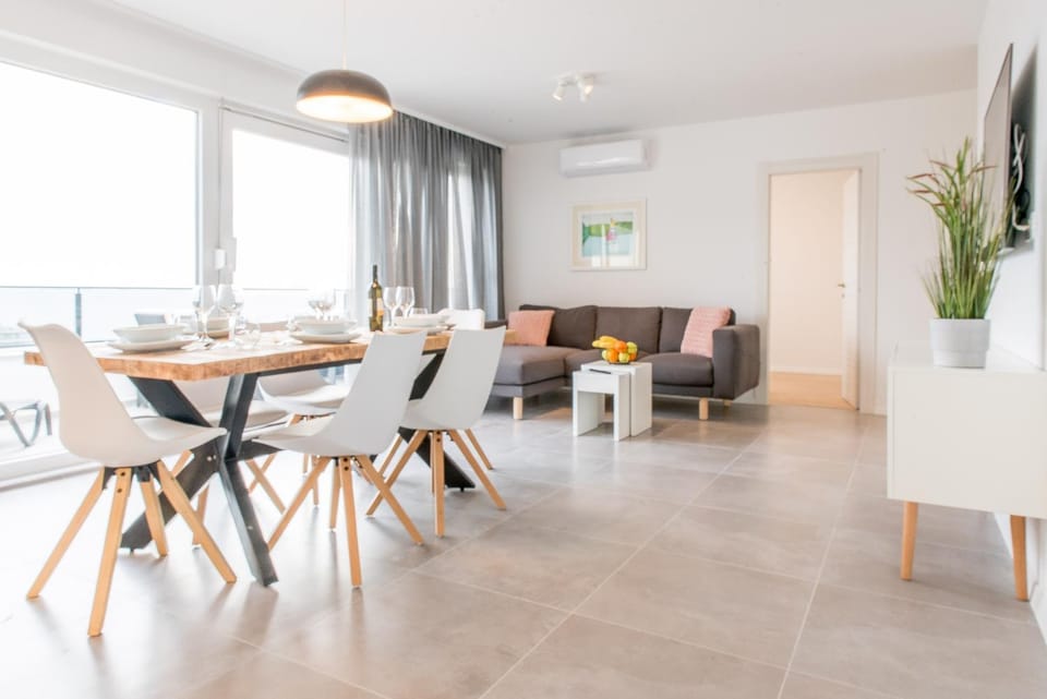 Living room, Seating area, Dining area