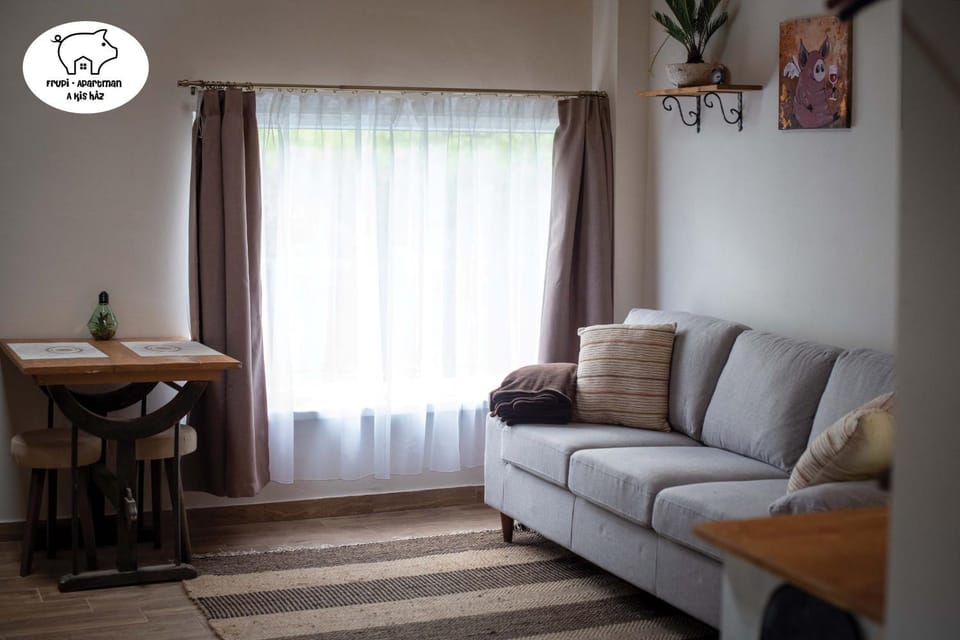 FruPi Apartmanok - A kis ház Apartment in Hungary