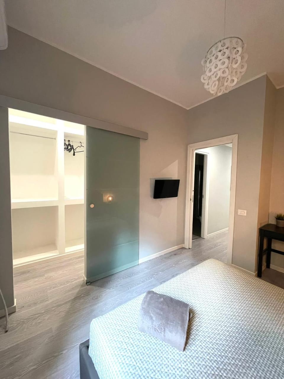 Bedroom, wardrobe