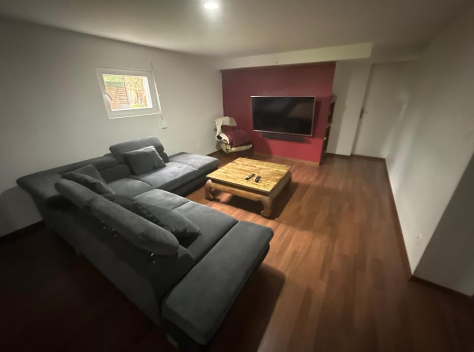 Communal lounge/ TV room, Communal lounge/ TV room, TV and multimedia, Living room