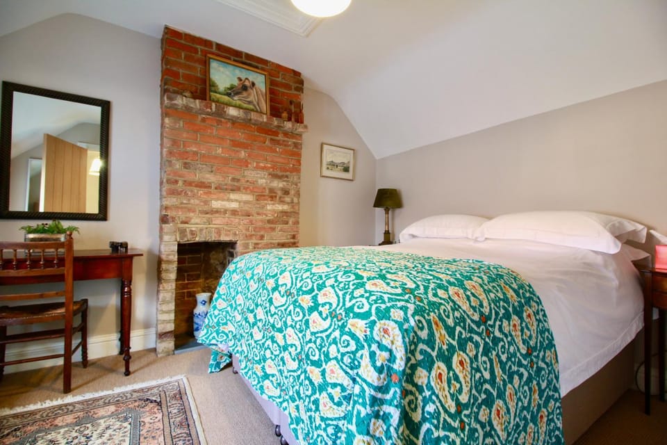 Bed, Bedroom, flat iron