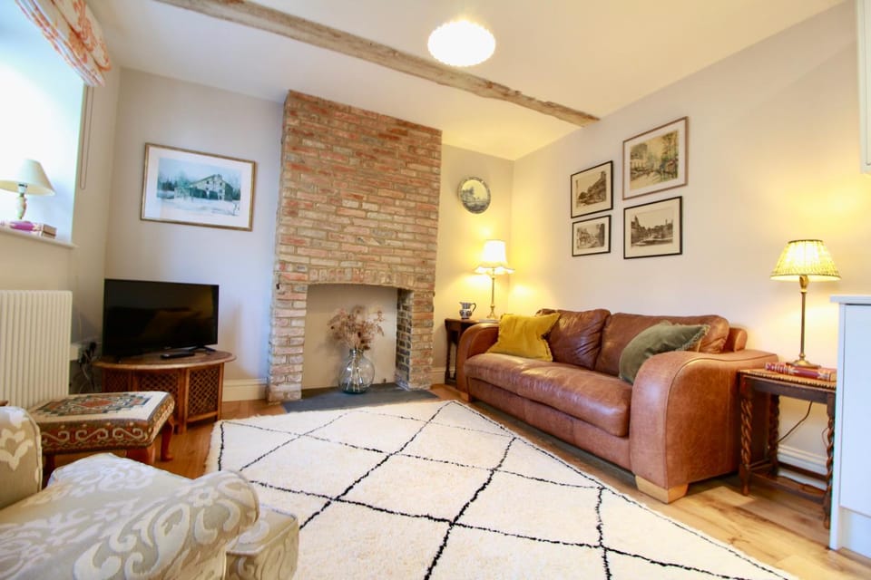 TV and multimedia, Living room, Seating area, internet