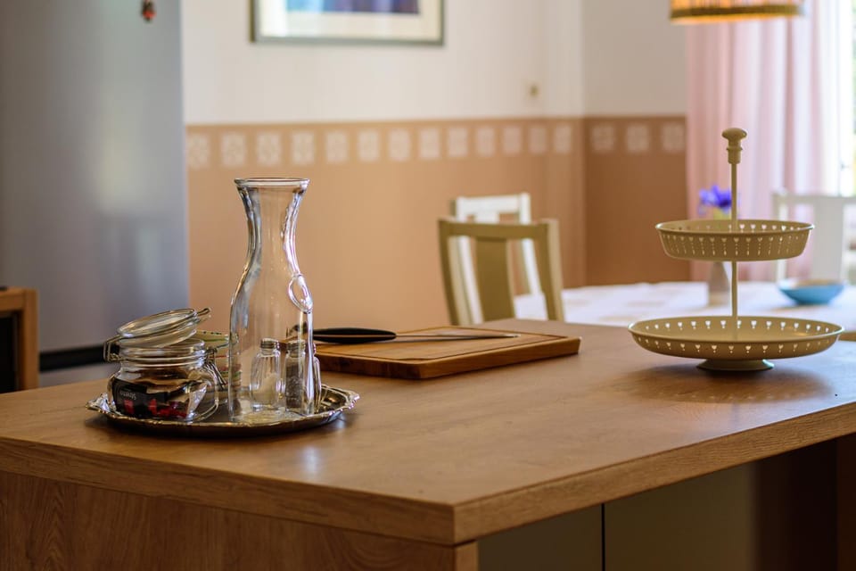 Decorative detail, Dining area