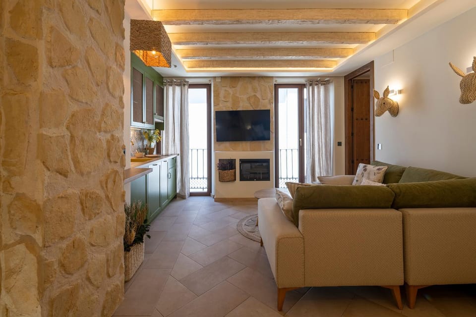 TV and multimedia, Kitchen or kitchenette, Living room