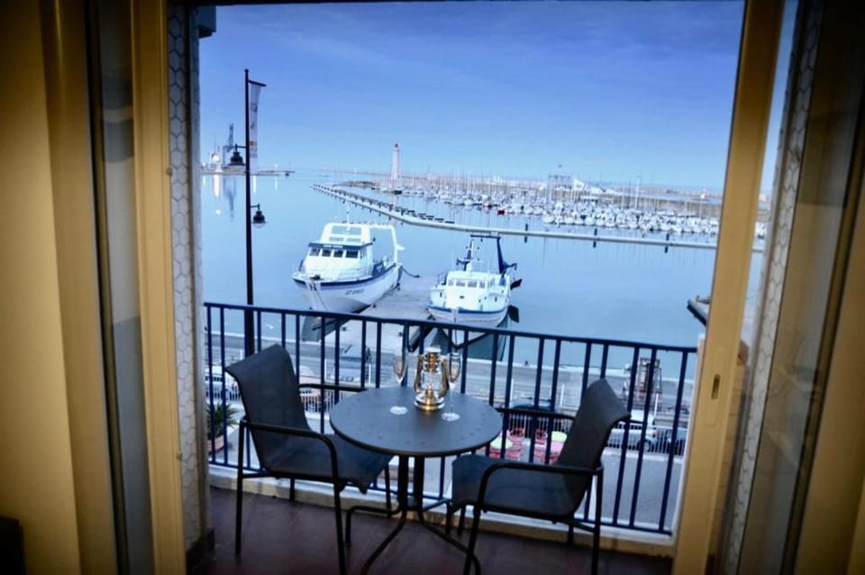 Balcony/Terrace, Balcony/Terrace, Dining area, River view, Sea view