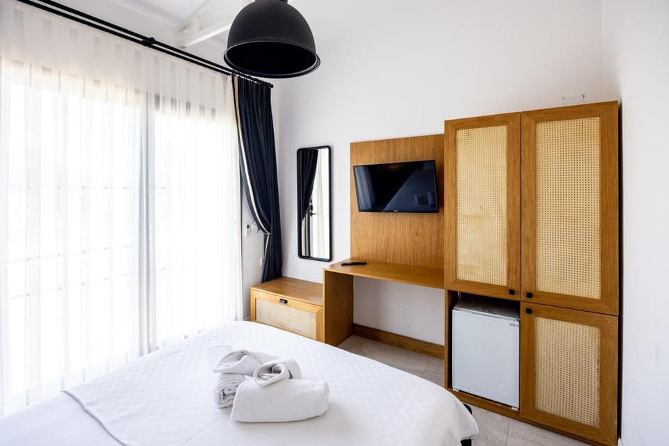 Bedroom, wardrobe