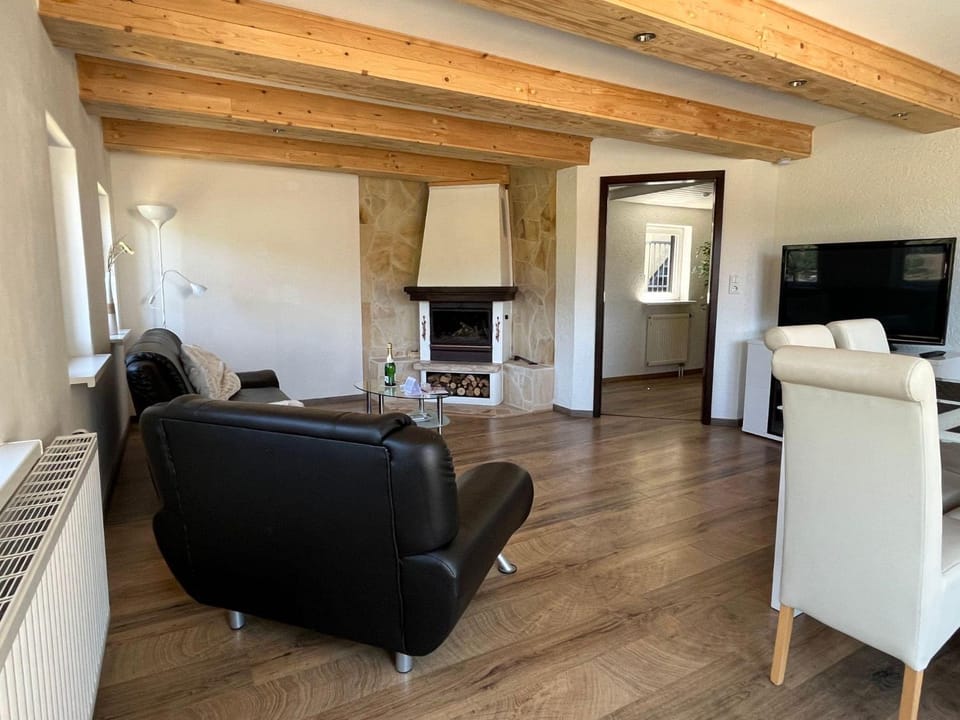 Saechsische-Schweiz-Ferienhaus-Wohnung-1-mit-Elbblick-Sauna-und-Kamin Apartment in Sächsische Schweiz-Osterzgebirge