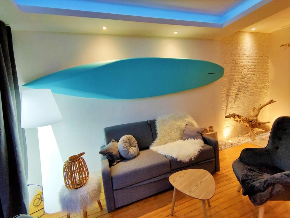 Living room, Seating area