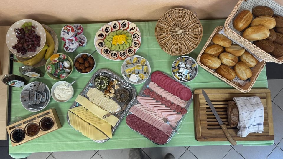 Breakfast, Buffet breakfast