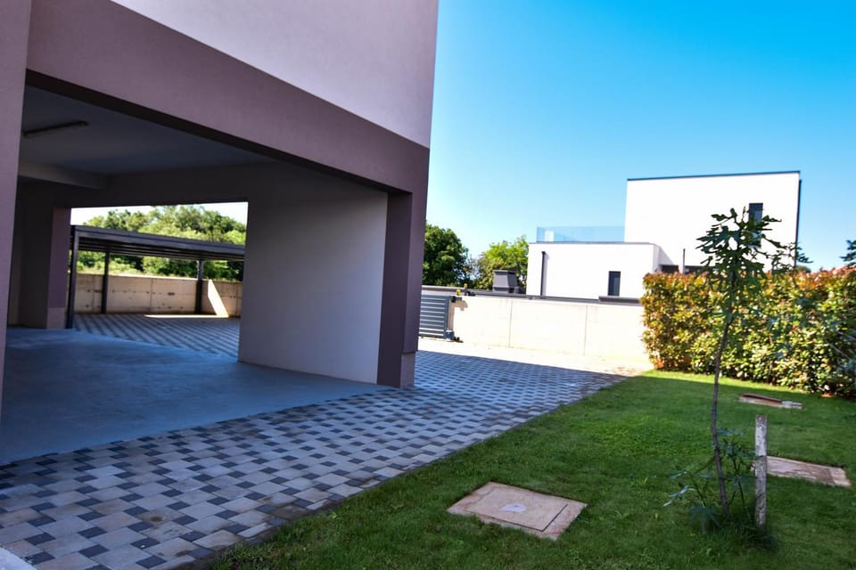 Property building, Parking