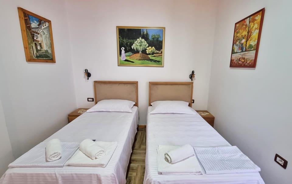 Bed, Photo of the whole room, Bedroom, towels