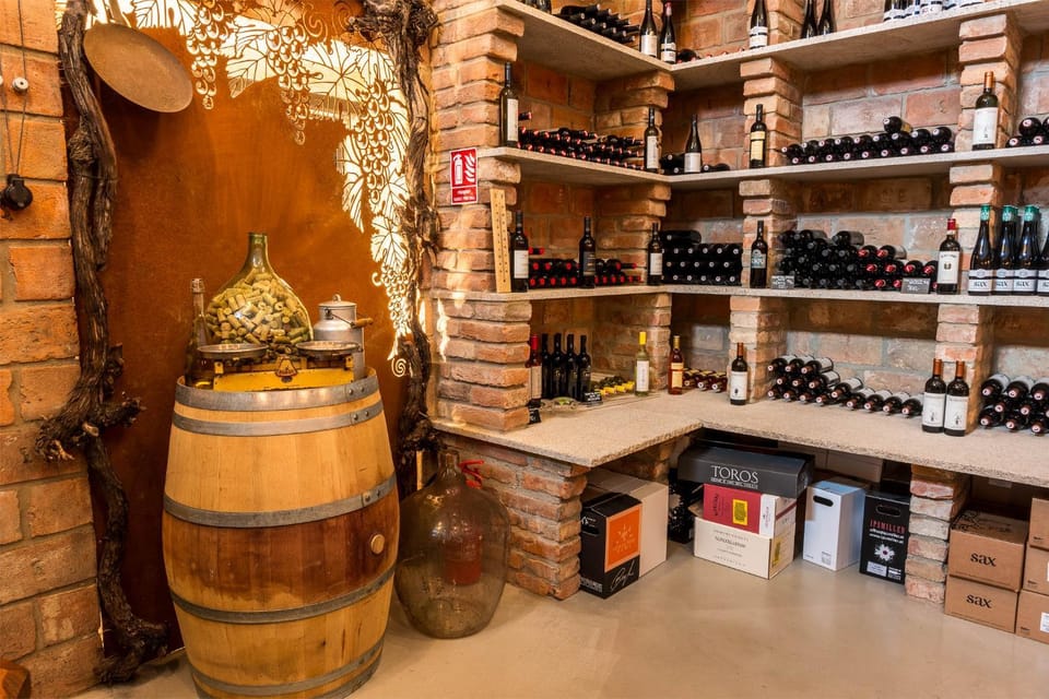 Lounge or bar, Alcoholic drinks