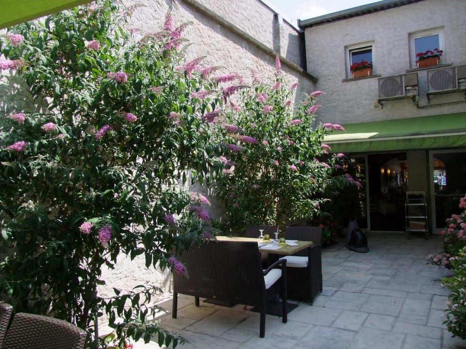 LOGIS Le CANTAREL Hotel in Grand Est