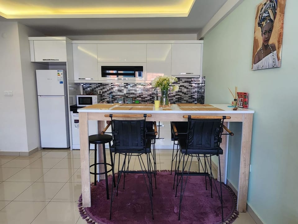 Cozy fancy Sea view next to the Beach and the Mall, in the mid of Alanya Mahmutlar! Apartment in Antalya Province