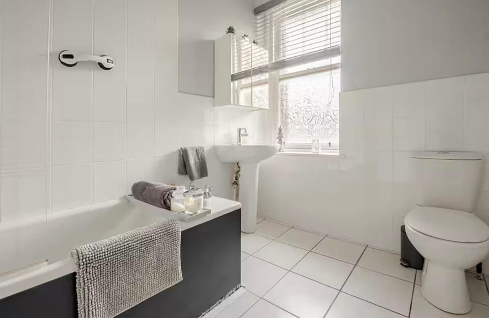 Bathroom, Bath