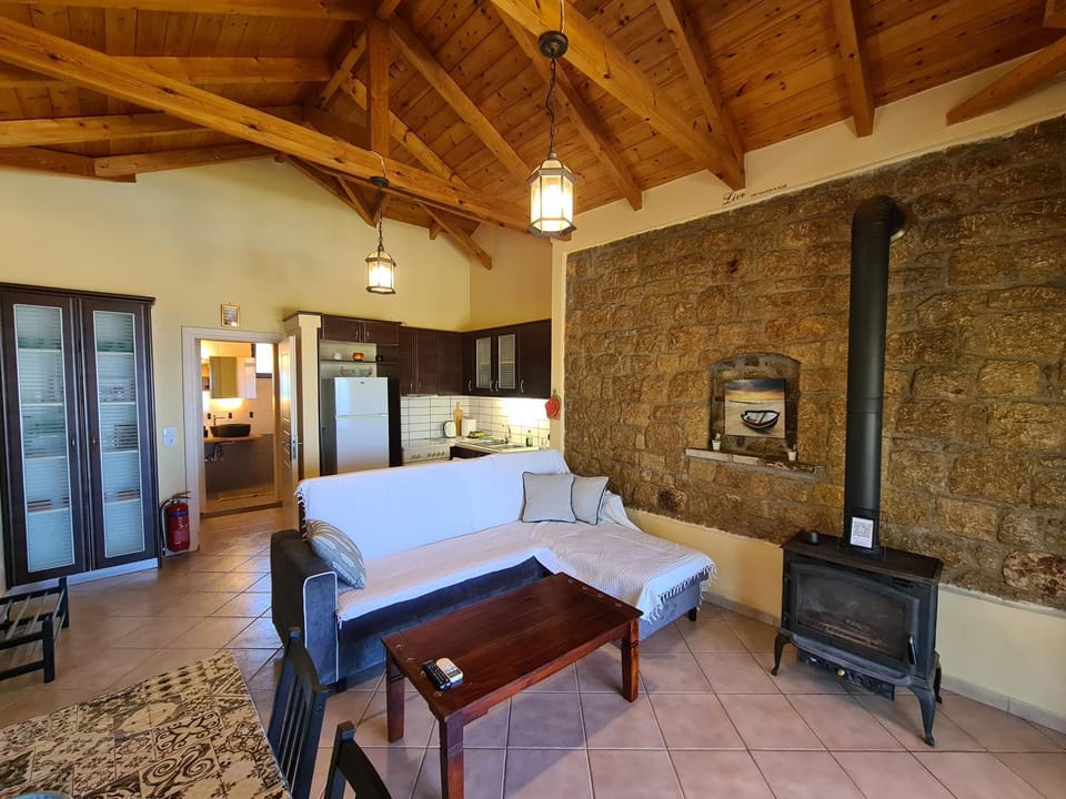 Leopolis Stone House House in Messenia