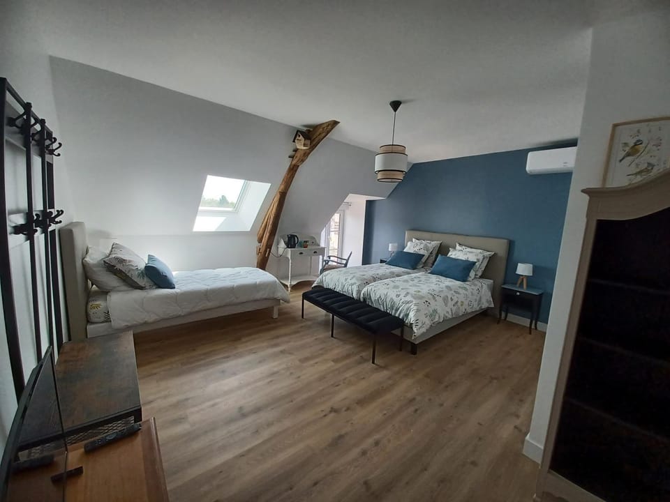Photo of the whole room