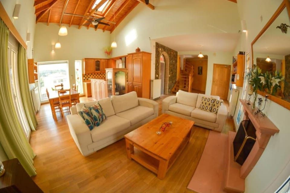 Artemis House House in Corfu, Greece