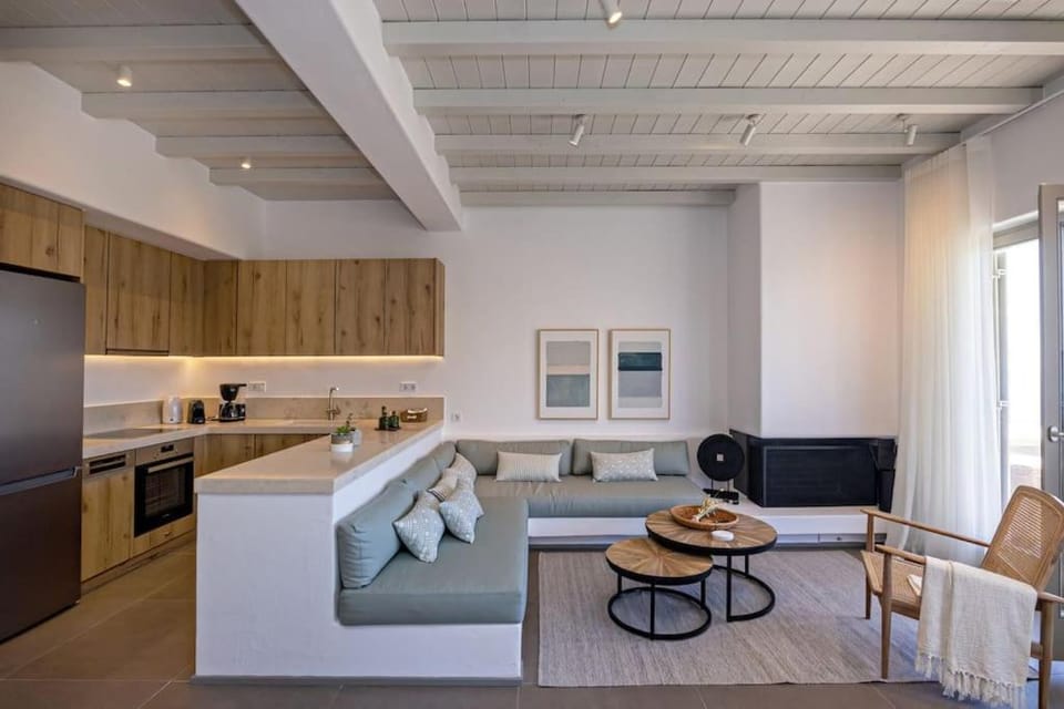 Kitchen or kitchenette, Living room, Seating area