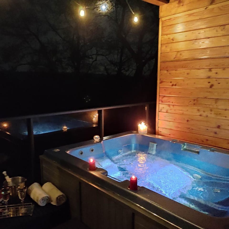 Apartament Heaven SPA z prywatnym jacuzzi i sauną Apartment in Poland