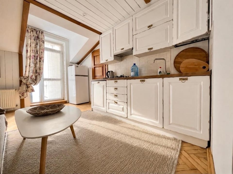 Kitchen or kitchenette, pet friendly, stove