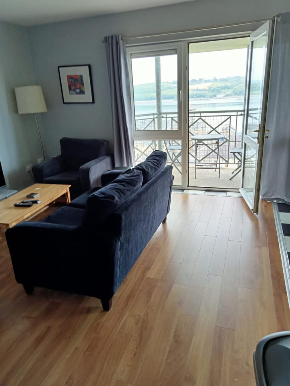 Sunnyside View Apartment -modern & cosy apartment with magnificent views to match Apartment in County Waterford