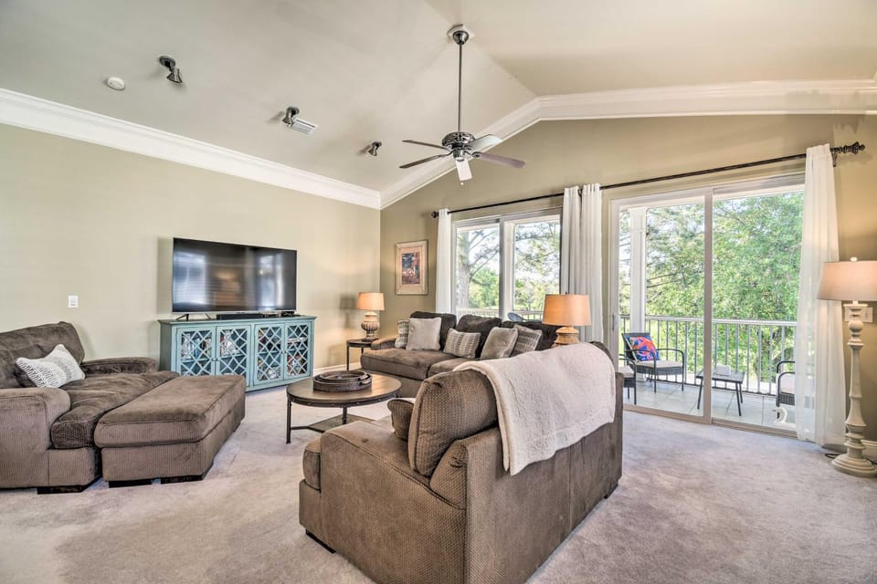 Gulf Shores Condo on Golf Course w/ Resort Perks! House in Gulf Shores