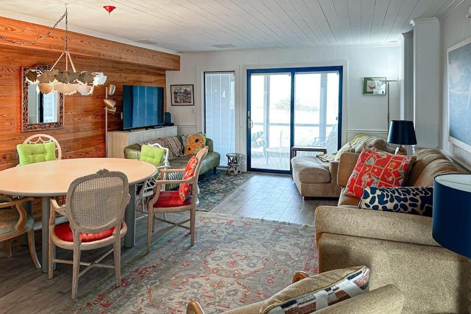 Lewes --- 6 Pilot Point House in Sussex County