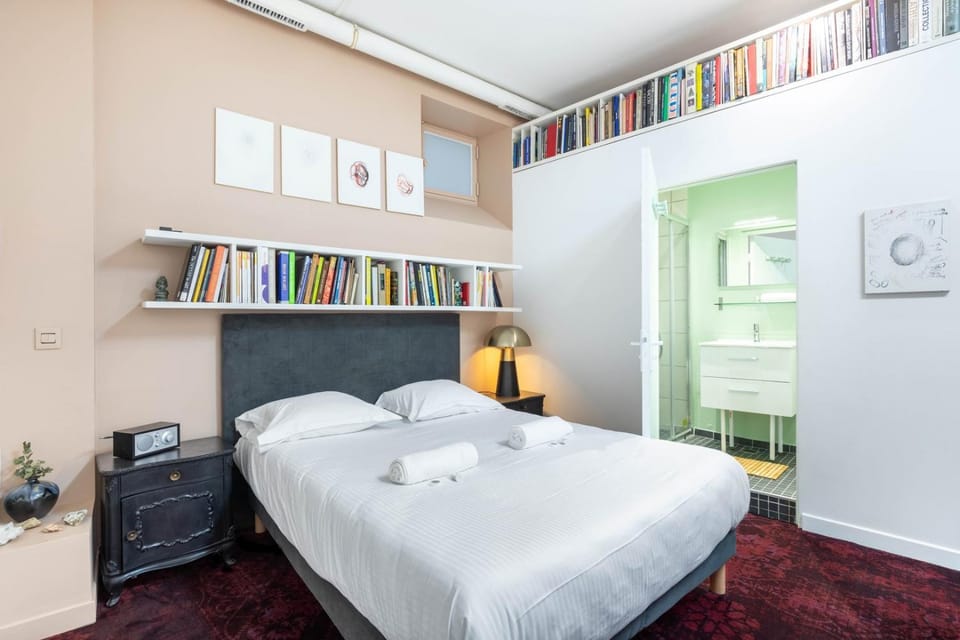Artist Loft with a Vertical Garden Apartment in Paris